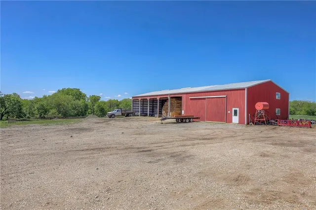 $3,500,000 | 7325 Southwest 93rd Street, Wakarusa, KS 66546