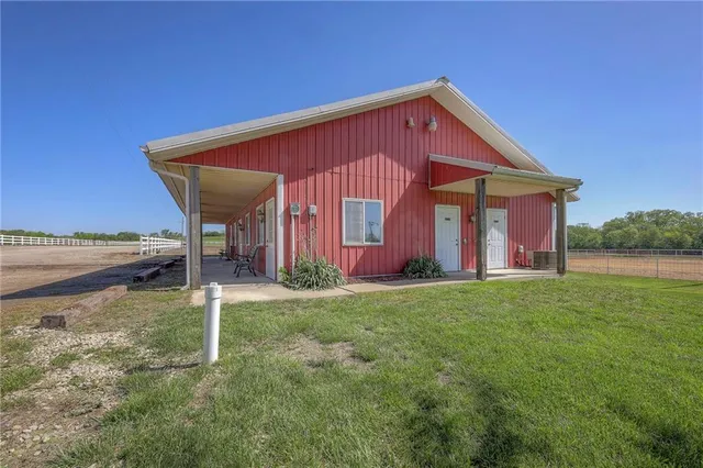$3,500,000 | 7325 Southwest 93rd Street, Wakarusa, KS 66546