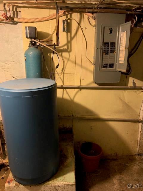 186 North Street Emmaus, PA 18049 - Photo 7 of 13 a view of a living room