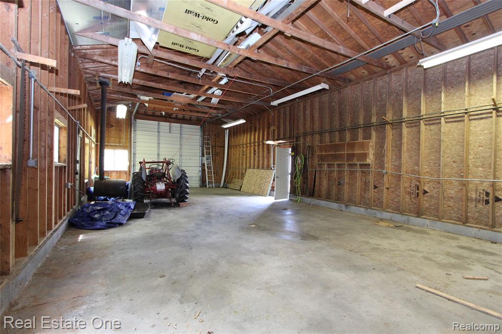 1325 South Hospital Road Waterford, MI 48327 - Photo 40 of 54