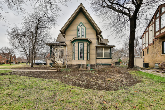 482 Longcommon Road Riverside, IL 60546 - Photo 1 of 23