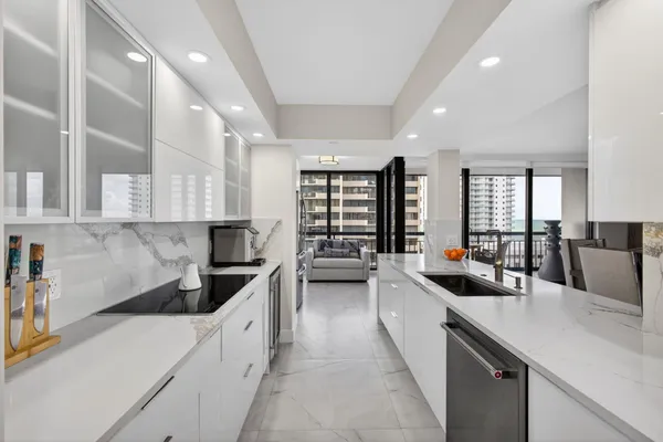 $1,390,000 | 4100 North Ocean Drive, Unit 1201, Singer Island, FL 33404