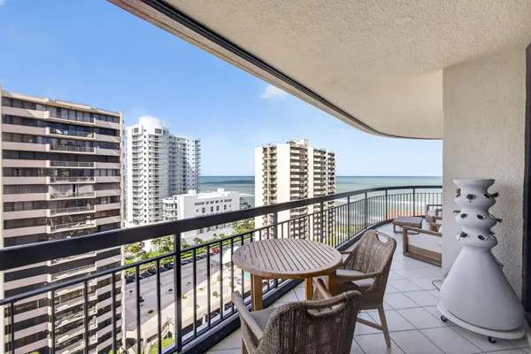 $1,390,000 | 4100 North Ocean Drive, Unit 1201, Singer Island, FL 33404