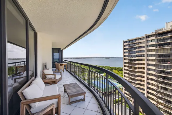 $1,390,000 | 4100 North Ocean Drive, Unit 1201, Singer Island, FL 33404