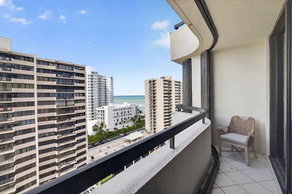 $1,390,000 | 4100 North Ocean Drive, Unit 1201, Singer Island, FL 33404