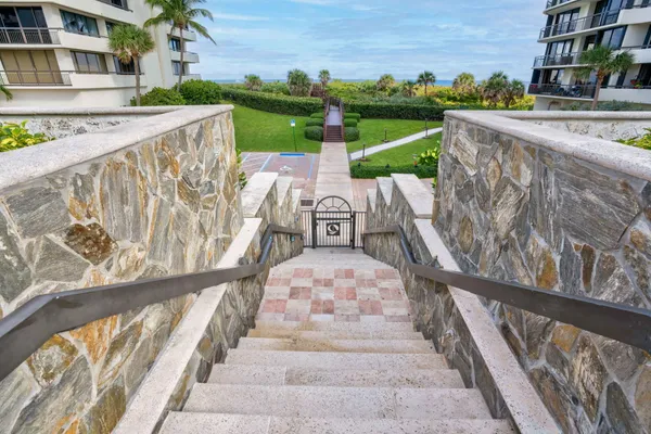 $1,390,000 | 4100 North Ocean Drive, Unit 1201, Singer Island, FL 33404