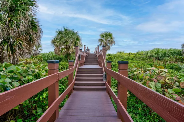 $1,390,000 | 4100 North Ocean Drive, Unit 1201, Singer Island, FL 33404