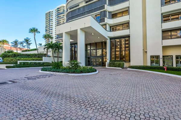 $1,390,000 | 4100 North Ocean Drive, Unit 1201, Singer Island, FL 33404