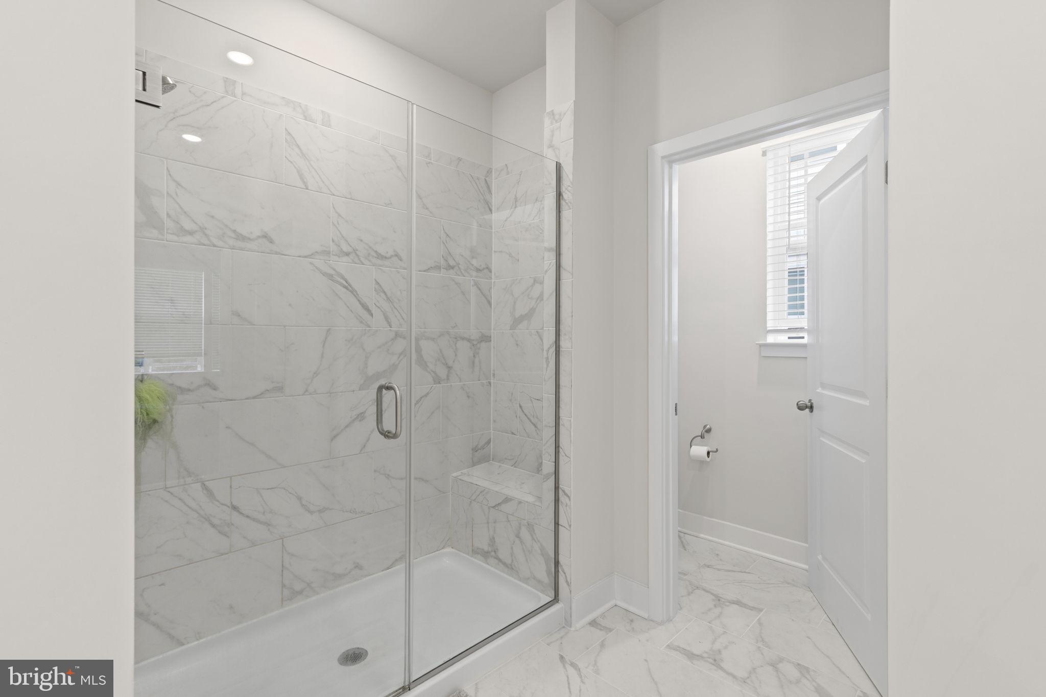 528 Waters Lndg Drive Essex, MD 21221 - Photo 11 of 25 Primary Bathroom