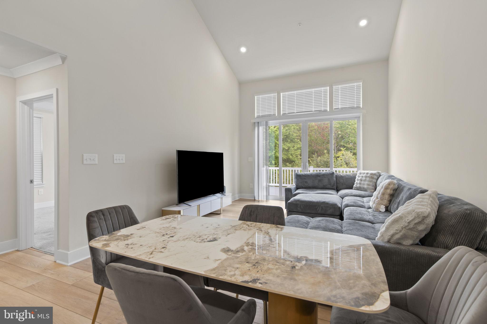 528 Waters Lndg Drive Essex, MD 21221 - Photo 6 of 25