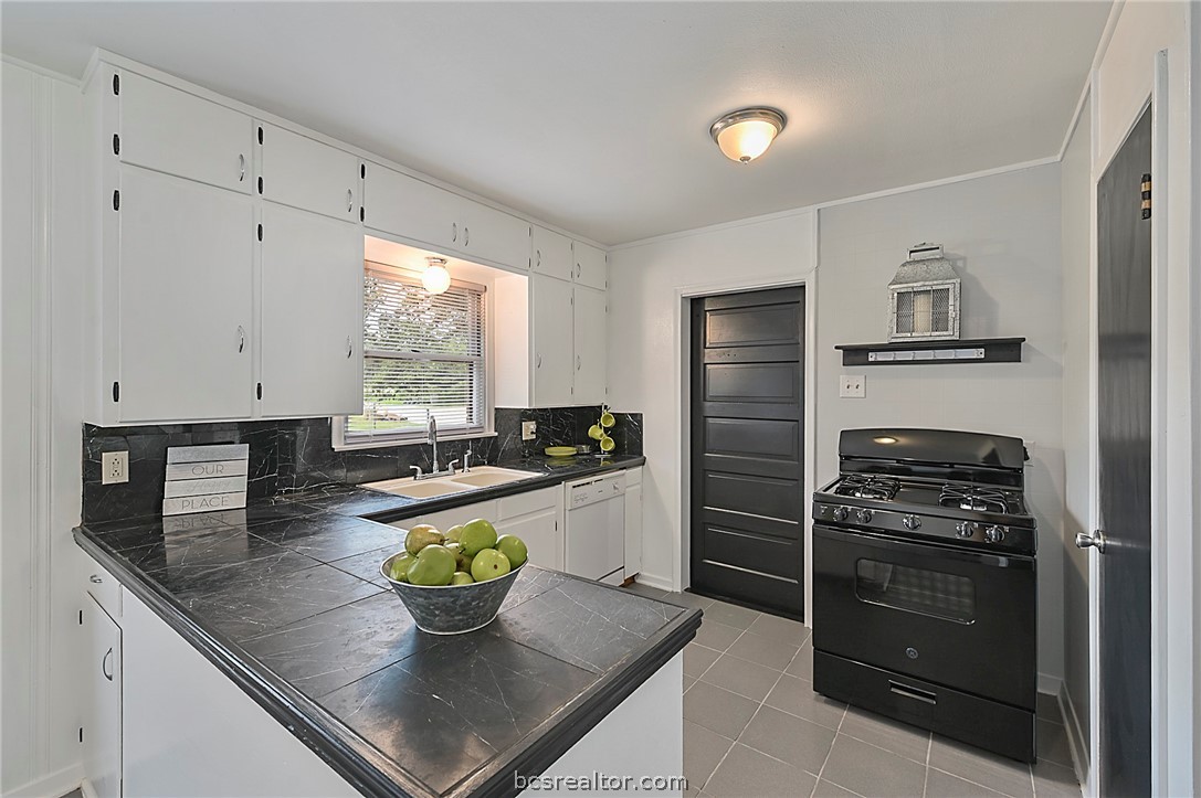 4300 Milam Street Bryan, TX 77801 - Photo 8 of 21