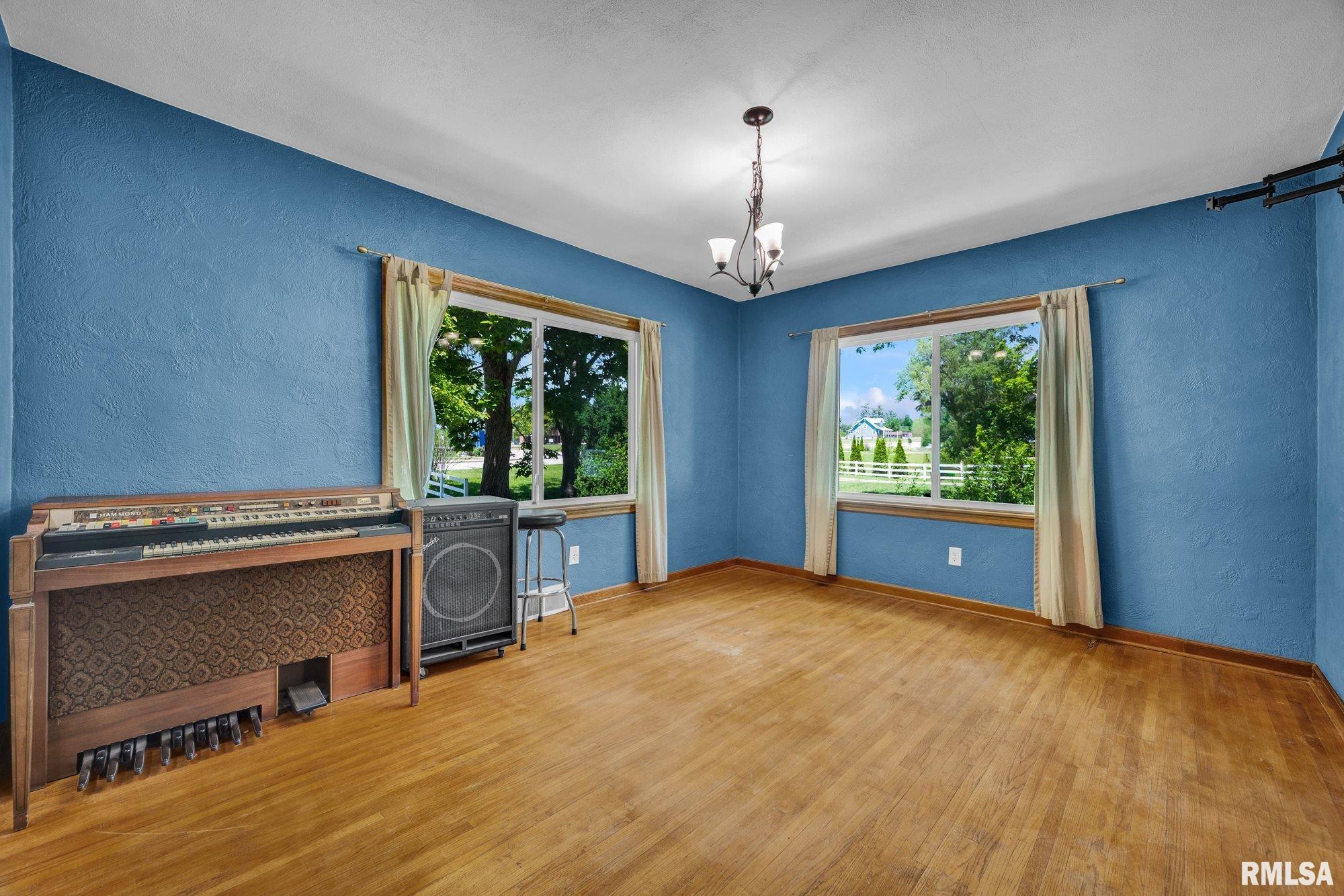5334 North University Street Peoria, IL 61614 - Photo 8 of 25