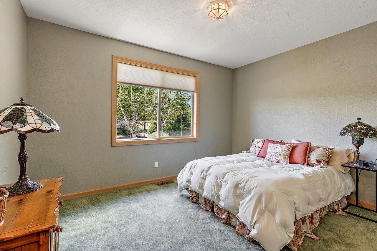 750 Meridian Road Eagle Point, OR 97524 - Photo 14 of 35 8