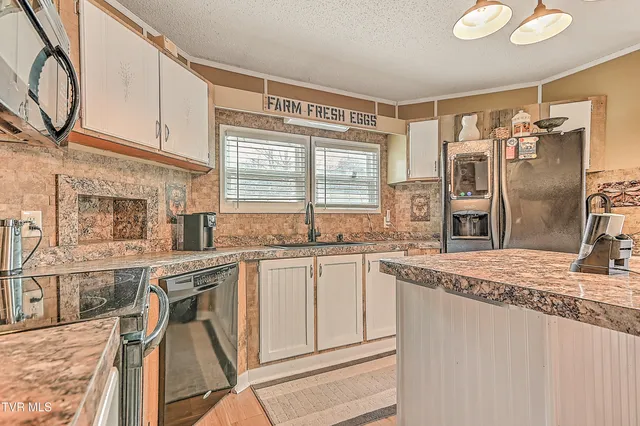 $285,000 | 1096 Old Elizabethton Highway, Bluff City, TN 37618