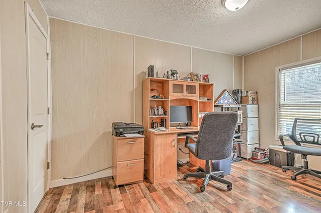 $285,000 | 1096 Old Elizabethton Highway, Bluff City, TN 37618