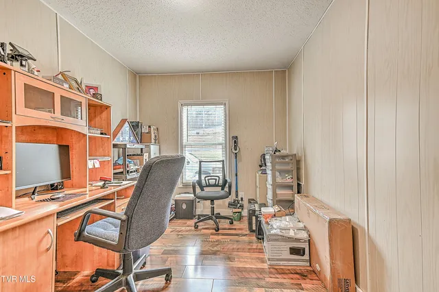 $285,000 | 1096 Old Elizabethton Highway, Bluff City, TN 37618