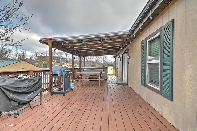 $285,000 | 1096 Old Elizabethton Highway, Bluff City, TN 37618