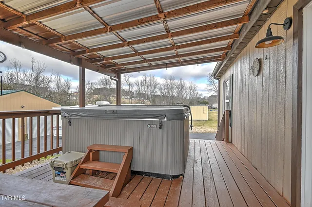 $285,000 | 1096 Old Elizabethton Highway, Bluff City, TN 37618