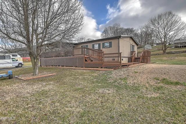 $285,000 | 1096 Old Elizabethton Highway, Bluff City, TN 37618
