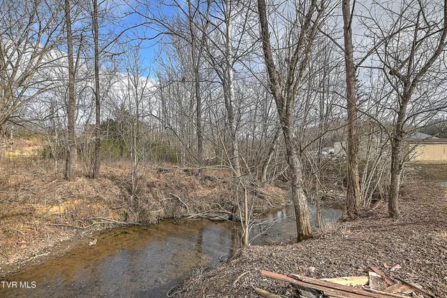 $285,000 | 1096 Old Elizabethton Highway, Bluff City, TN 37618