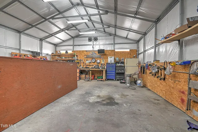 $285,000 | 1096 Old Elizabethton Highway, Bluff City, TN 37618