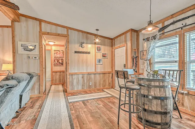 $285,000 | 1096 Old Elizabethton Highway, Bluff City, TN 37618