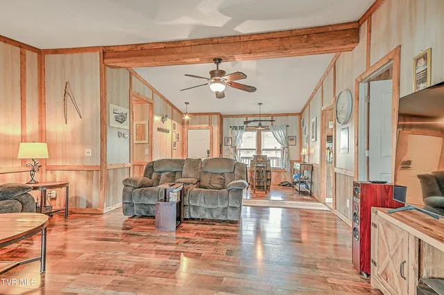 $285,000 | 1096 Old Elizabethton Highway, Bluff City, TN 37618