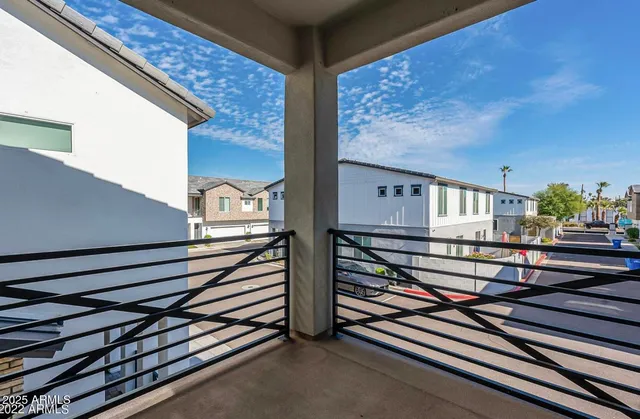 $3,000 | 3030 North 38th Street, Unit 113, Phoenix, AZ 85018