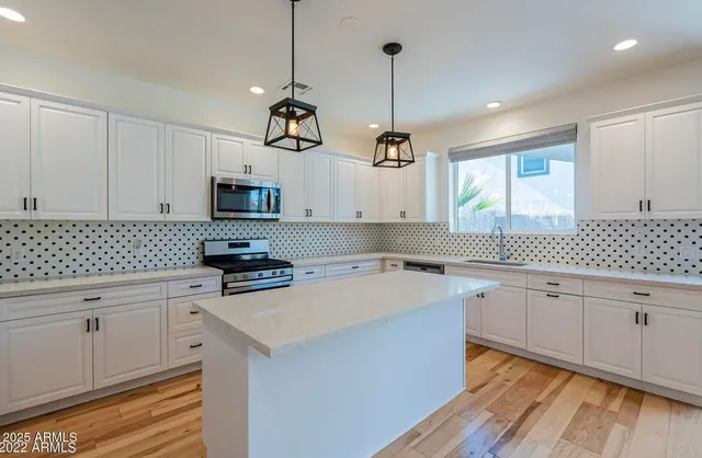 $3,000 | 3030 North 38th Street, Unit 113, Phoenix, AZ 85018