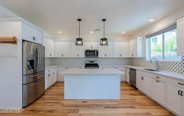 $3,000 | 3030 North 38th Street, Unit 113, Phoenix, AZ 85018