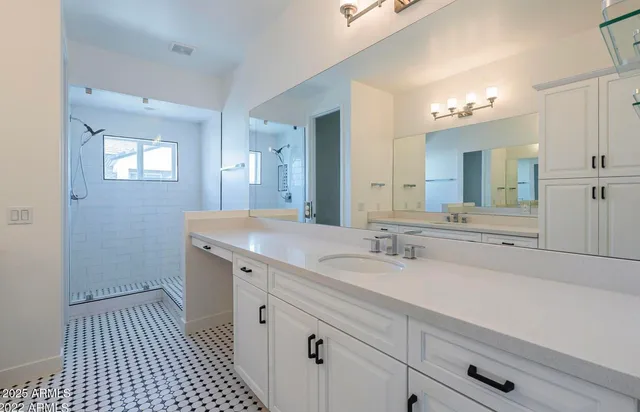 $3,000 | 3030 North 38th Street, Unit 113, Phoenix, AZ 85018