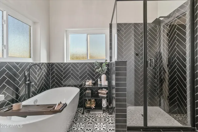 $825,000 | 230 East Arabian Drive, Gilbert, AZ 85296