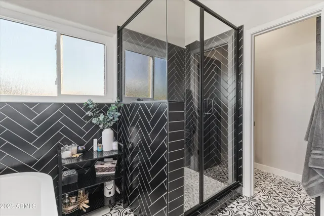 $825,000 | 230 East Arabian Drive, Gilbert, AZ 85296