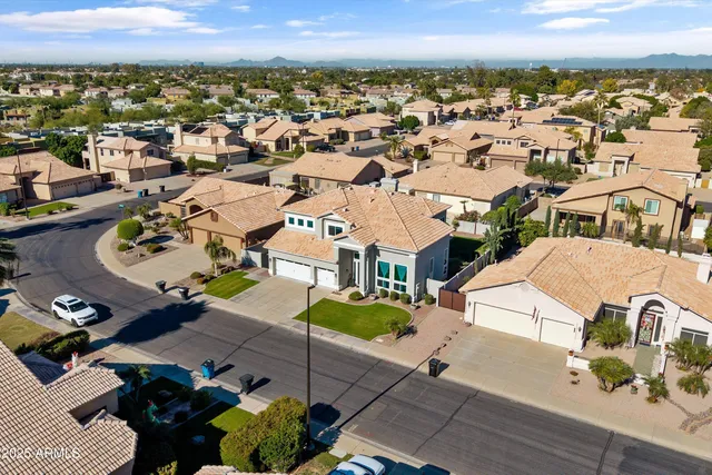 $825,000 | 230 East Arabian Drive, Gilbert, AZ 85296