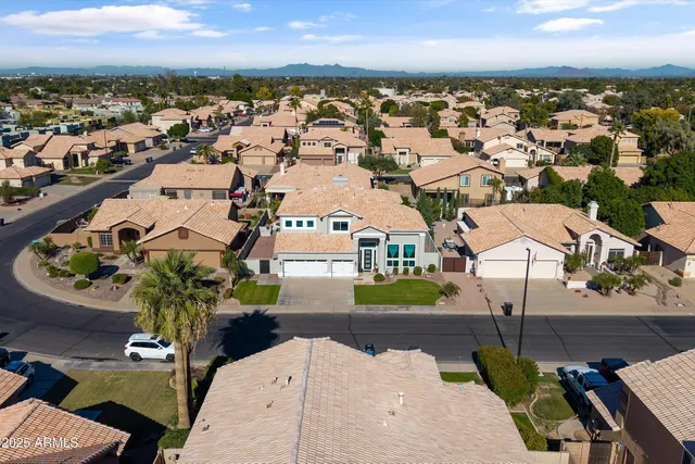 $825,000 | 230 East Arabian Drive, Gilbert, AZ 85296