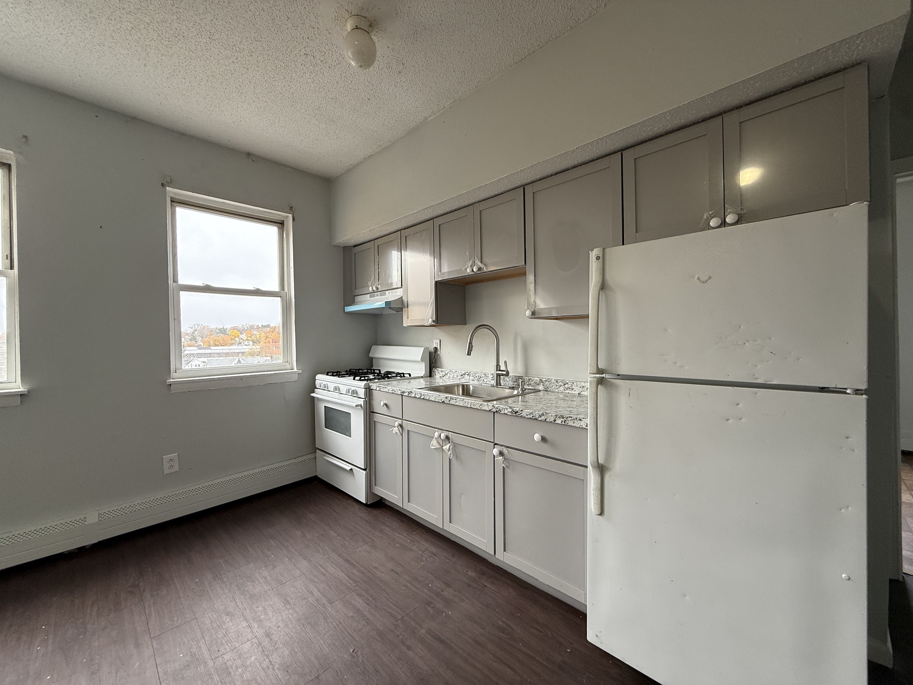 132 Locust Street, Unit 13 Waterbury, CT 06704 - Photo 2 of 12