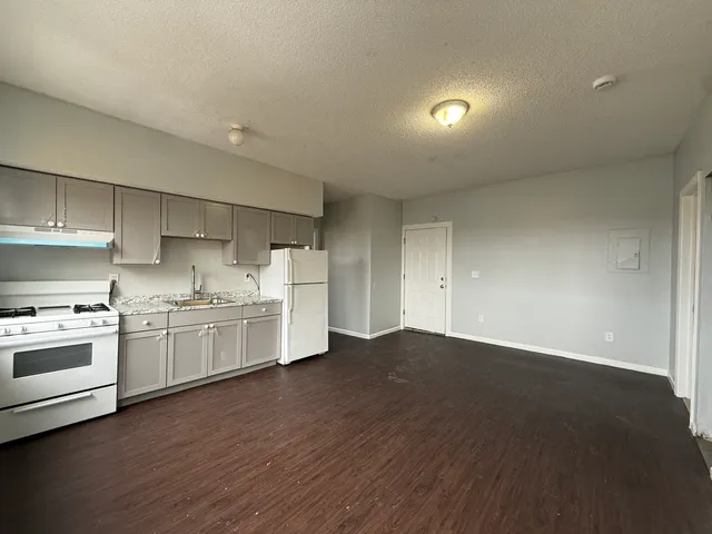 $1,200 | 132 Locust Street, Unit 13, Waterbury, CT 06704