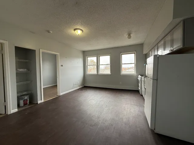 $1,200 | 132 Locust Street, Unit 13, Waterbury, CT 06704