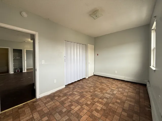 $1,200 | 132 Locust Street, Unit 13, Waterbury, CT 06704