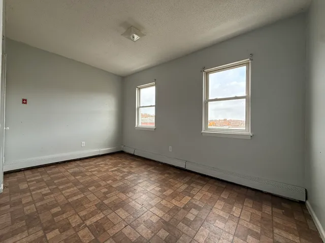 $1,200 | 132 Locust Street, Unit 13, Waterbury, CT 06704