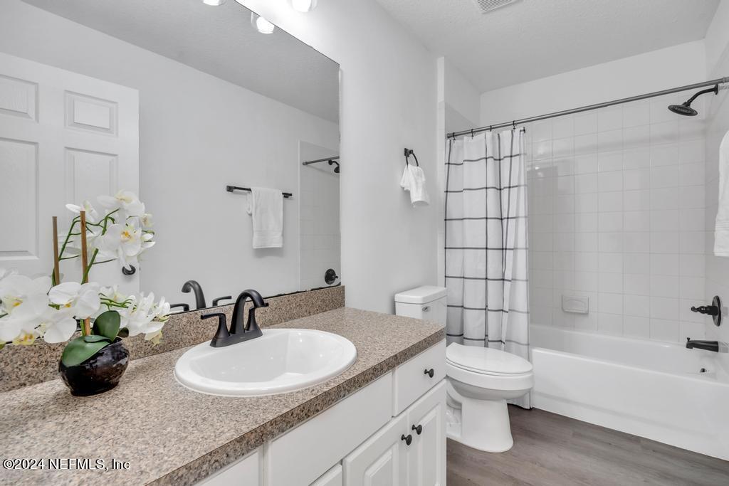 5815 Hillridge Road Keystone Heights, FL 32656 - Photo 5 of 32 Guest Bath