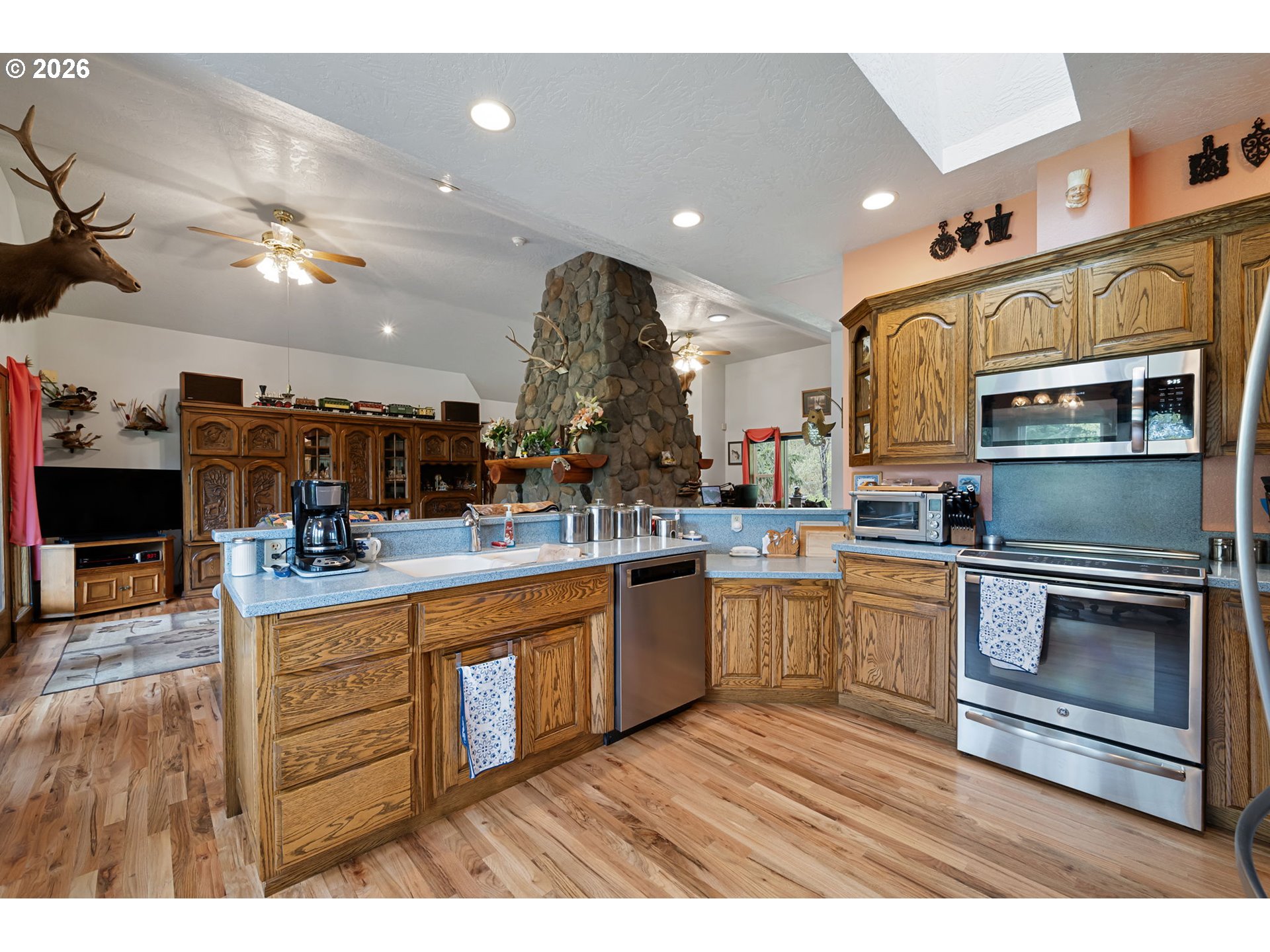 39428 Jasper Lowell Road Lowell, OR 97452 - Photo 21 of 46 Kitchen