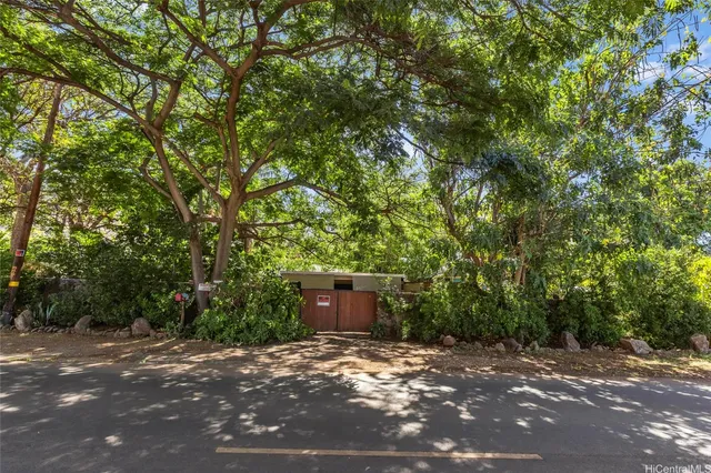 $1,649,000 | 84-425 Makaha Valley Road, Waianae, HI 96792