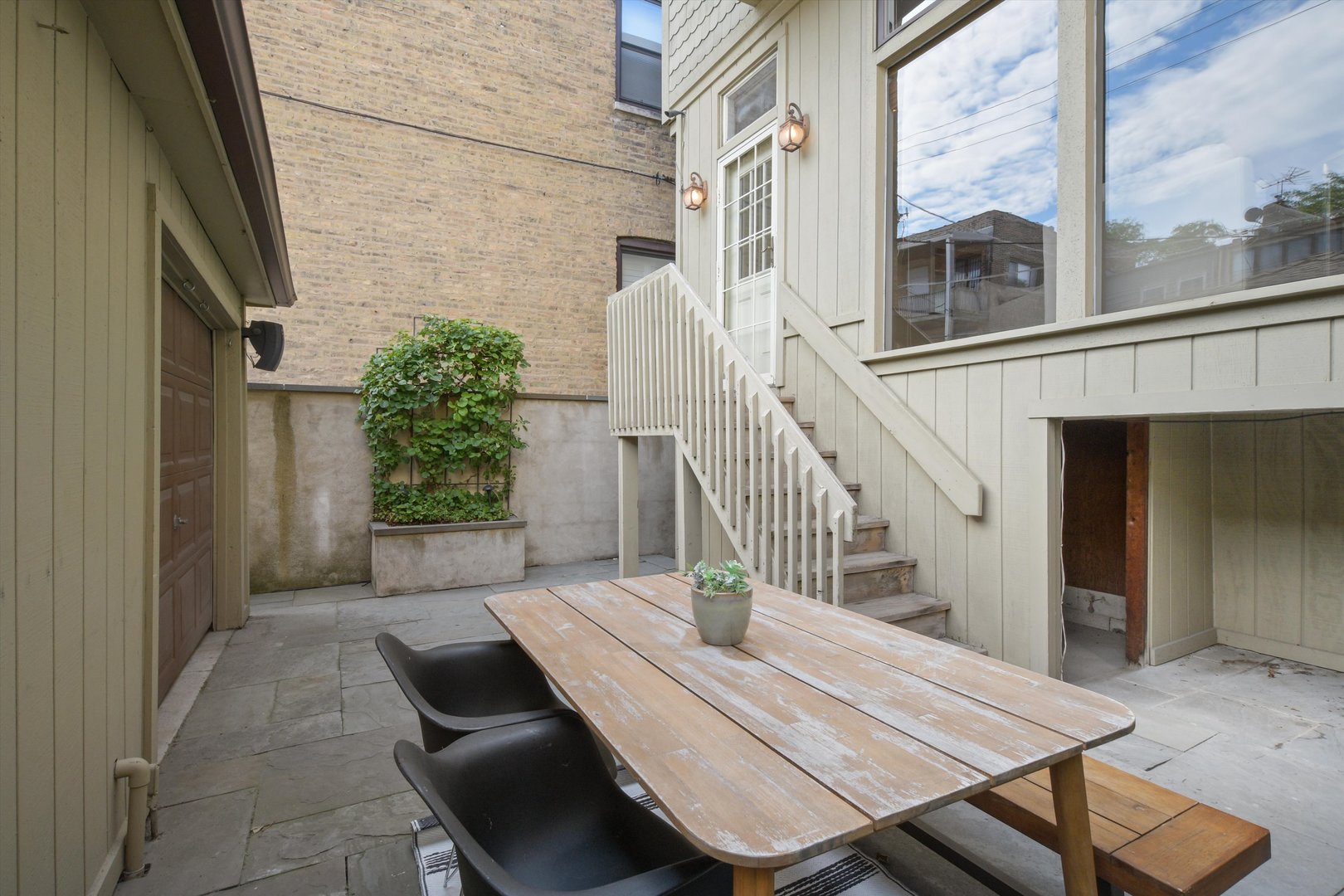 1447 West Flournoy Street Chicago, IL 60607 - Photo 36 of 41 a view of balcony and patio