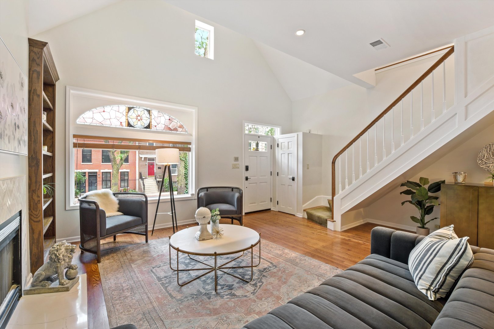 1447 West Flournoy Street Chicago, IL 60607 - Photo 4 of 41 a living room with furniture and a dining table