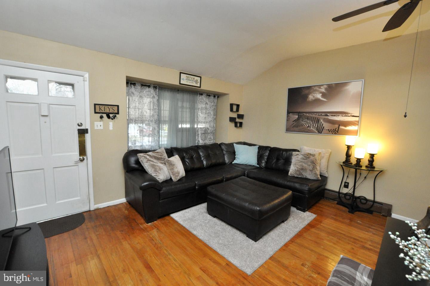 208 Ivy Road Edgewater Park, NJ 08010 - Photo 6 of 25 Living room