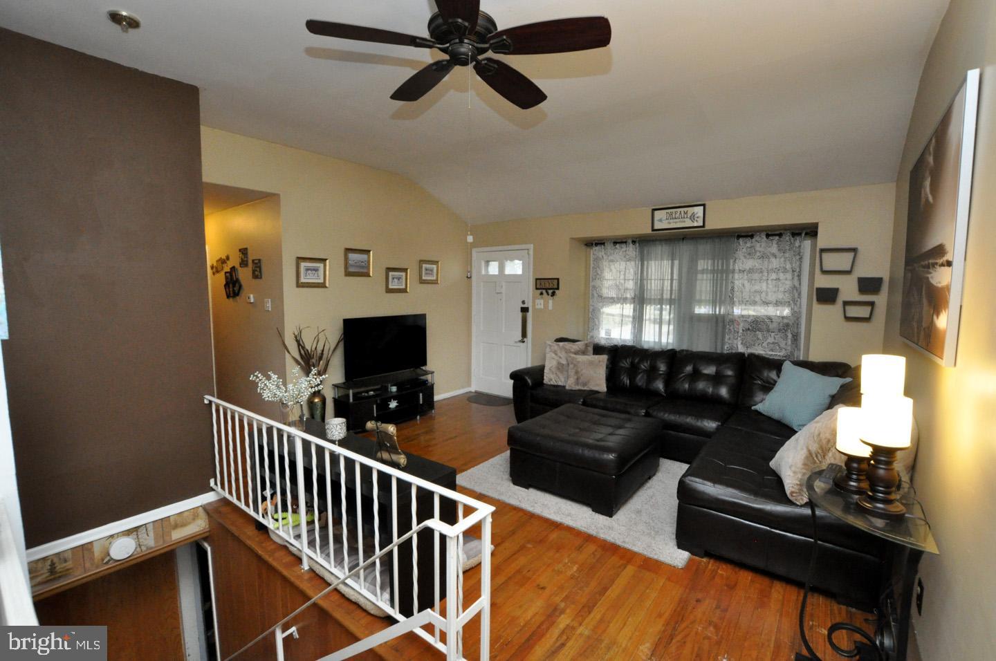208 Ivy Road Edgewater Park, NJ 08010 - Photo 8 of 25 Living room
