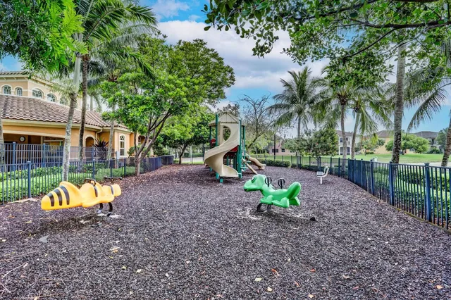 $4,600 | 748 Cresta Circle, West Palm Beach, FL 33413