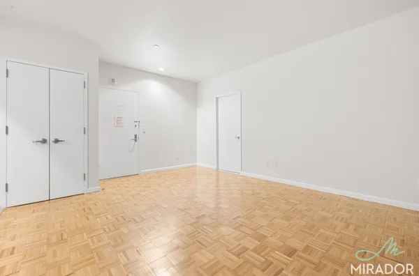 $3,500 | 15 Park Row, Unit 9G | Financial District