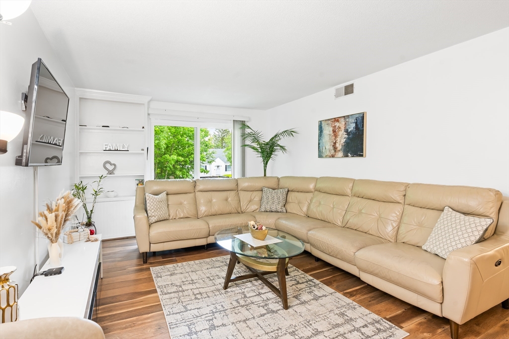 176 Maple Avenue, Unit 126 Rutland, MA 01543 - Photo 2 of 30 Gallery Image 2